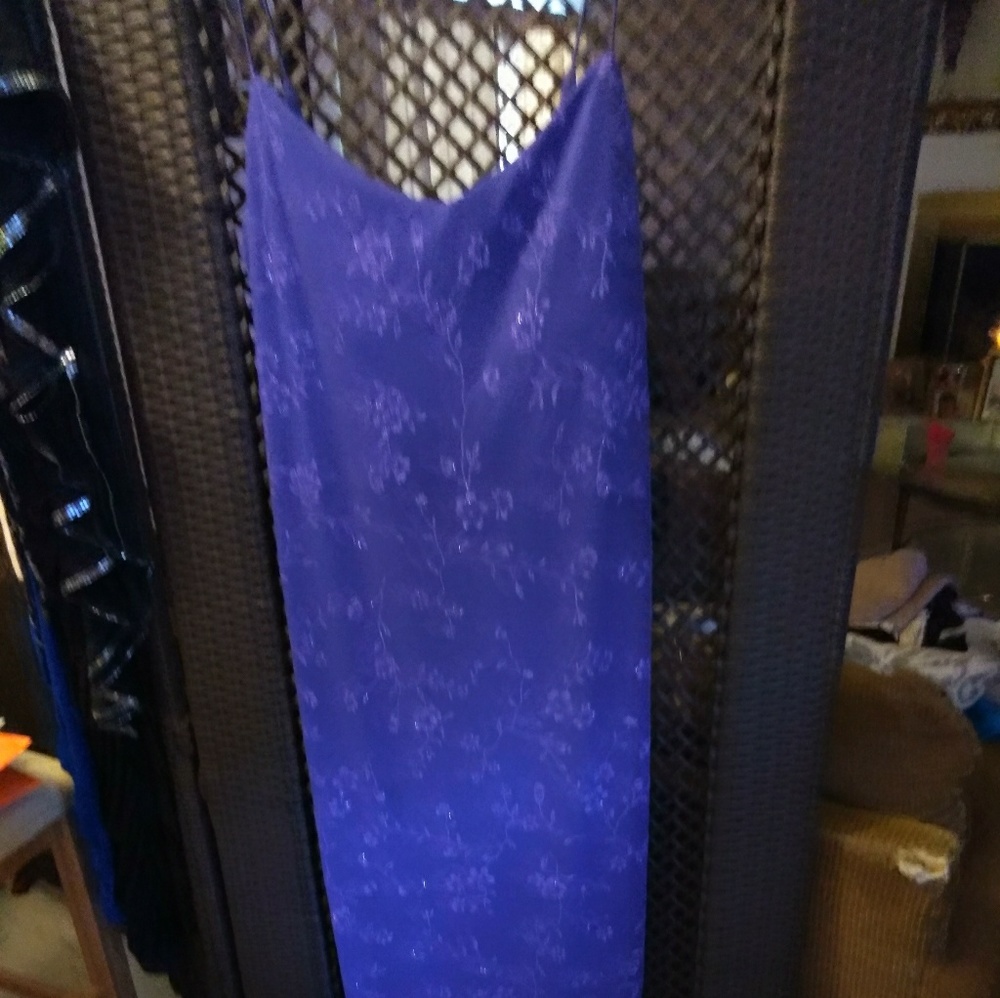 Dress - Picture 2 of 4